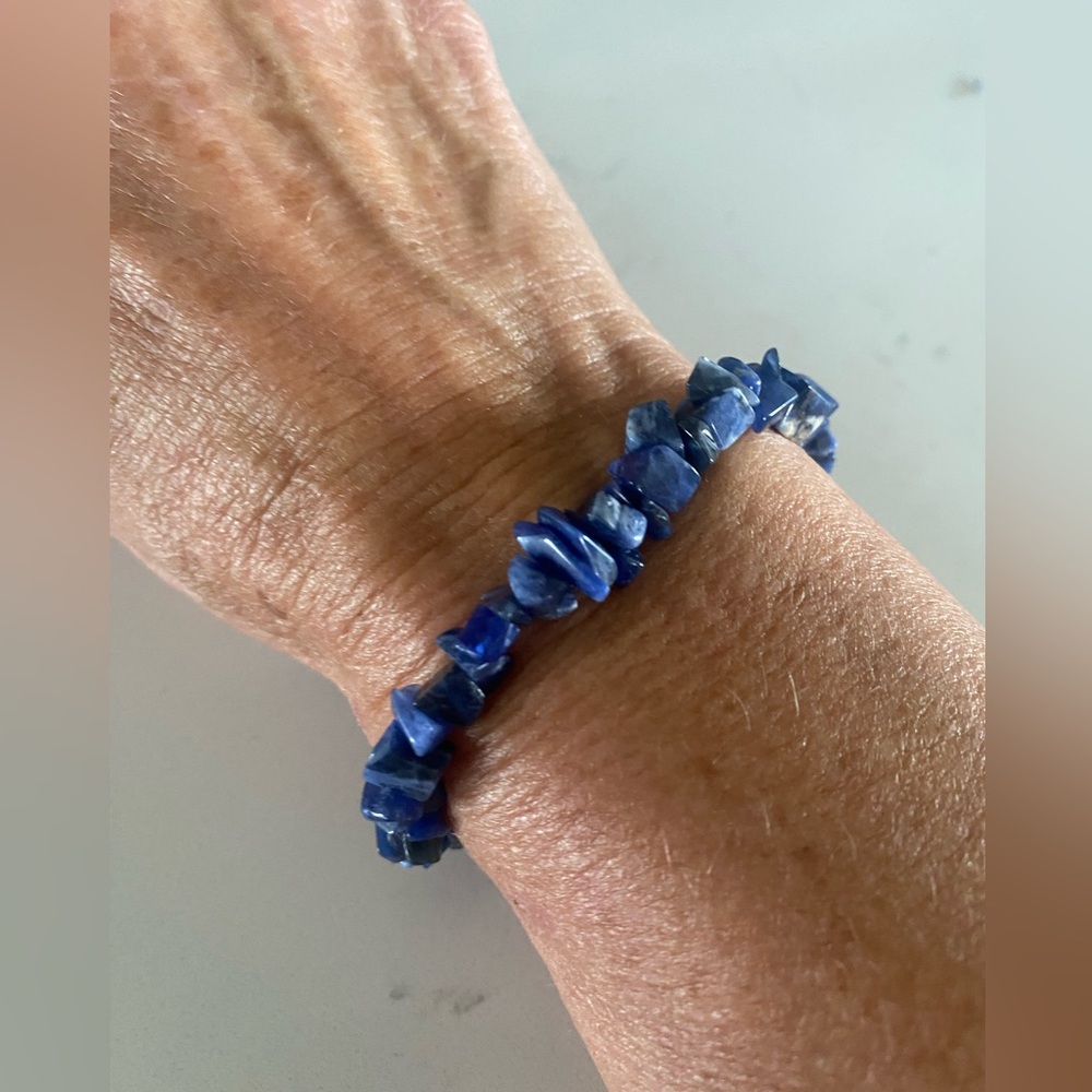 Women Natural Gemstone Chips Lapis Lazuli Stretchable Bracelet Handmade